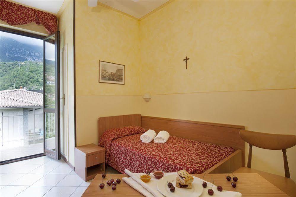 Hotel Sorriso Toscolano-Maderno Exterior foto